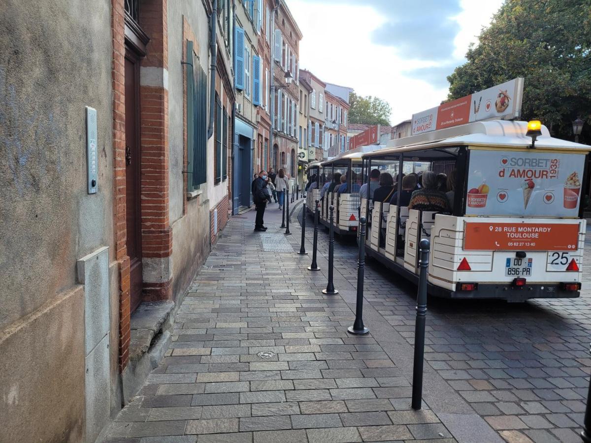 Toulouse - Basilique St-Sernin------- Netflix ภายนอก รูปภาพ